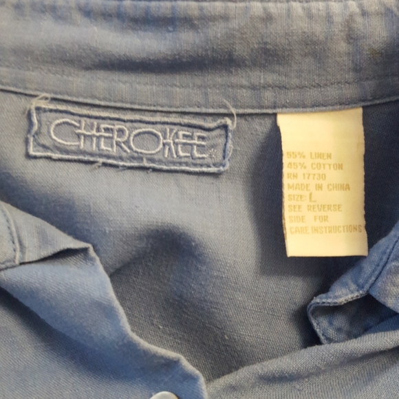 Cherokee Button down top - Picture 5 of 7